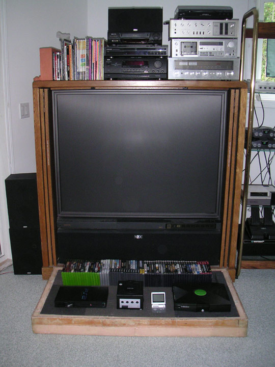 4_gameroom_bigscreen